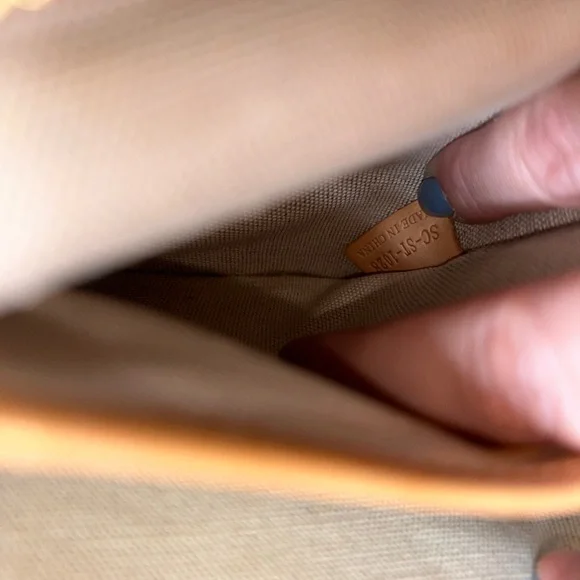 Vintage Celine Messenger Bag - Picture 7 of 13